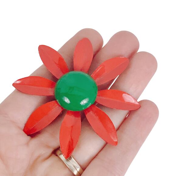 Vintage 1960s Brooch Red Green Enamel Flower  Mid Century Mod Retro Kitschy Pin - Picture 2 of 13